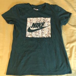 The Nike Tee size S Athletic Cut